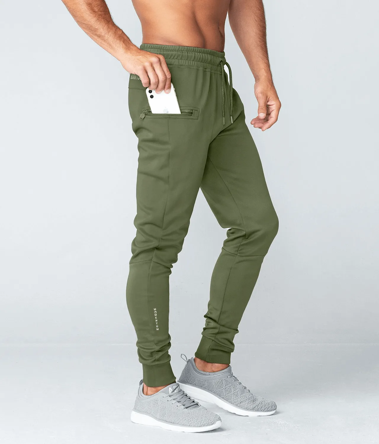 8500 . Momentum Regular-Fit Jogger - Military Green